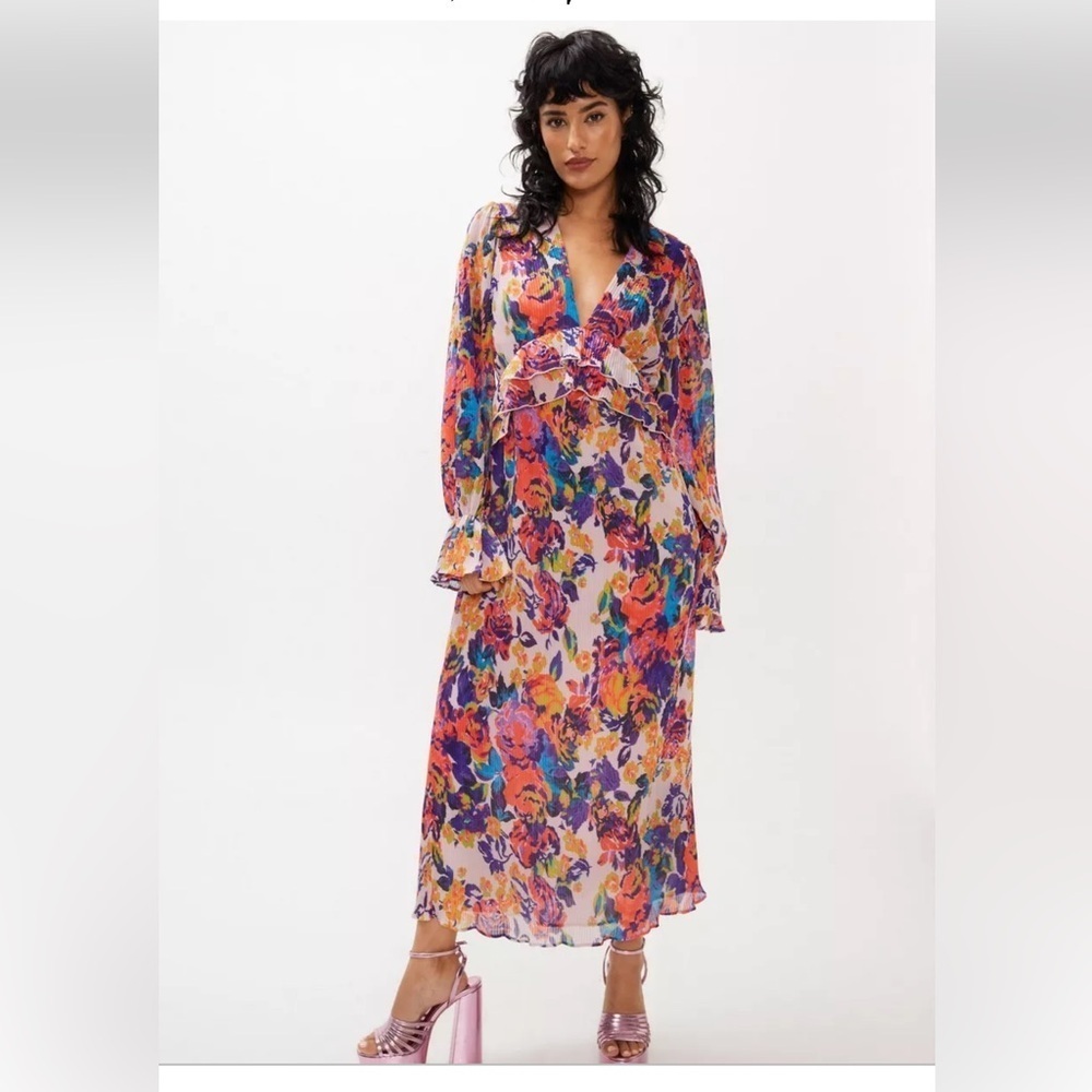 Nasty Gal Pleated Floral Maxi Dress Size 6. NWT
